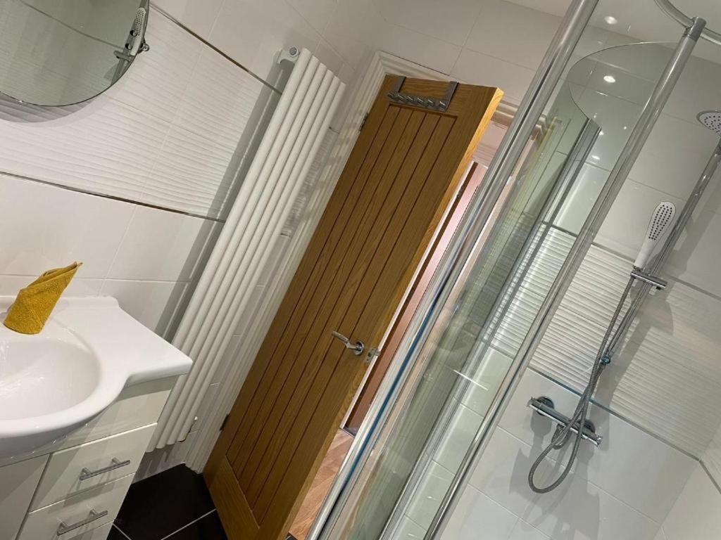 Central Hull Spacious Apartment H3 Kingston upon Hull ภายนอก รูปภาพ